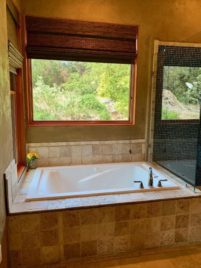 Scenic Hill Country Retreat - Rhino Ranch Villa Ню Браунфелс Екстериор снимка